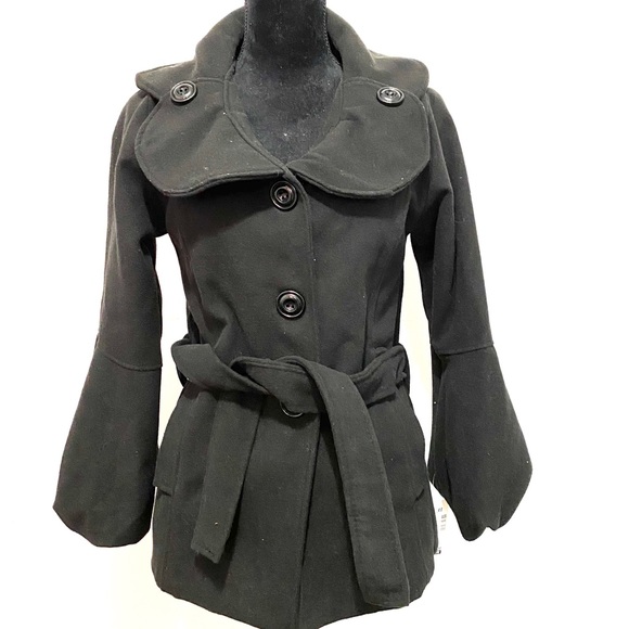 NET ANNIE Sez Sensitive Ruffle Coat - Picture 2 of 10